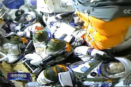 杨利伟在太空的视频