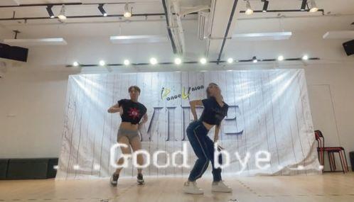 滑稽舞蹈视频,欢乐无限,笑点爆棚!